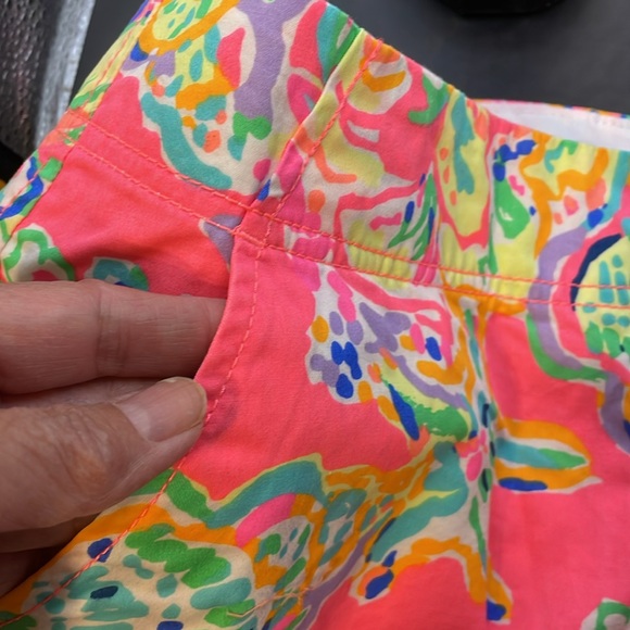 Lilly Pulitzer Women's Shorts (000131) - Picture 6 of 11